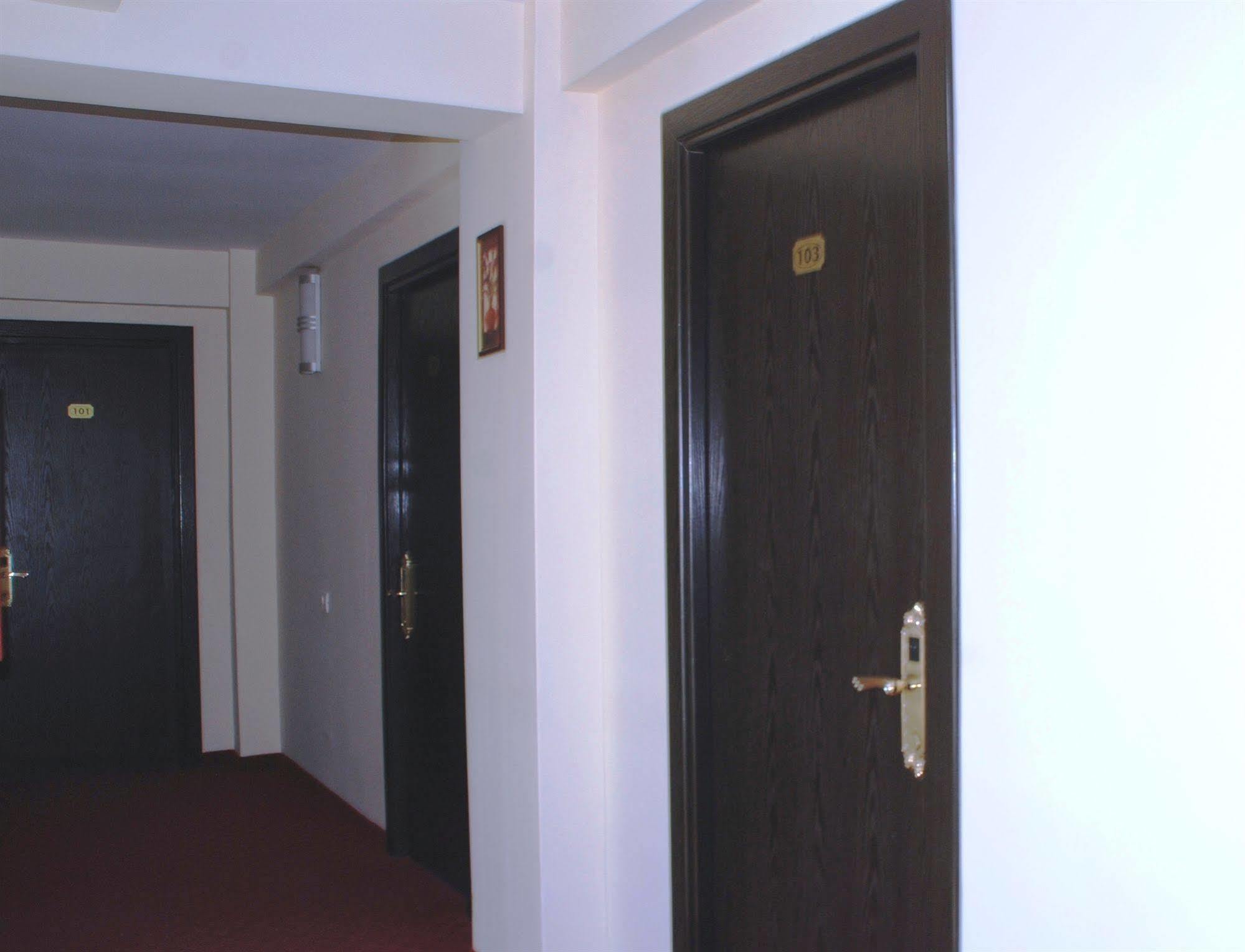 Hotel Ancor Бухарест Экстерьер фото